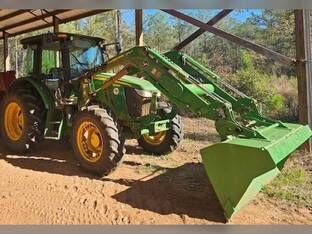 2017 John Deere 5100M