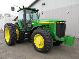 1997 John Deere 8200