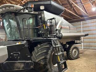 2006 Gleaner R65