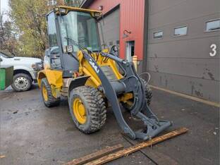 2010 John Deere 244J