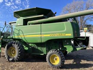 2004 John Deere 9560 STS