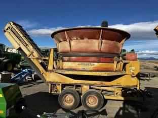 1999 HayBuster H-1100