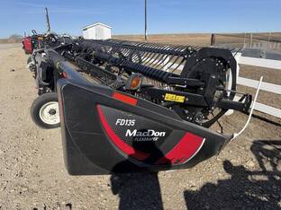 2021 MacDon Industries FD135