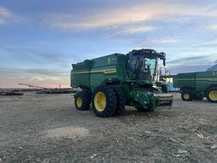 2025 John Deere S7 700