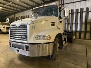 2015 Mack PINNACLE CXU613
