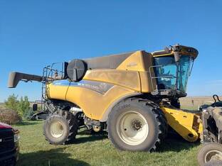 2021 New Holland CR8.90