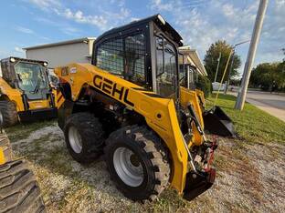 2025 Gehl V210