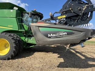 2017 MacDon Industries FD75