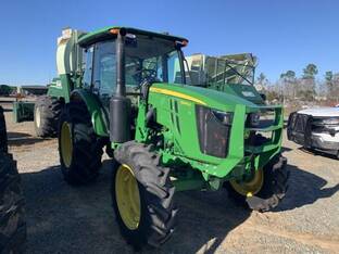 John Deere 5090E