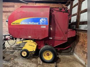 2009 New Holland BR7060