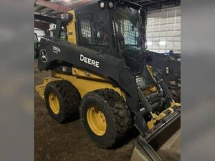 2023 John Deere 330G