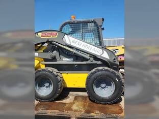 2016 New Holland L228