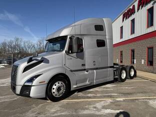 2022 Volvo VNL64T760