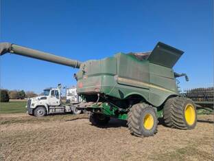 2023 John Deere S780