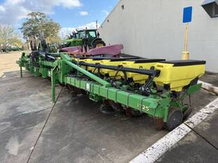 2014 John Deere 1725