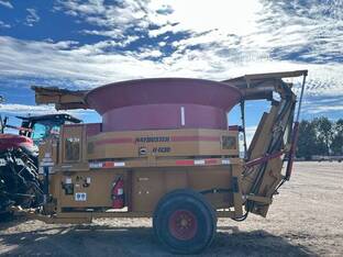 2011 HayBuster H1130 Tub Grinder