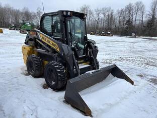 2020 New Holland L318