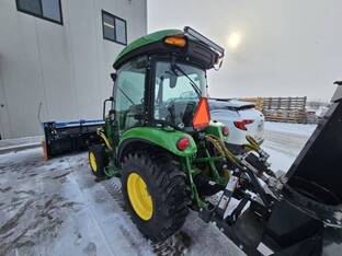 2023 John Deere 3046R