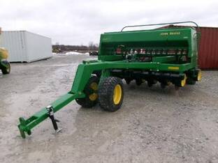 John Deere 750