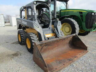 John Deere 326D