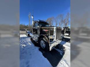 2025 Peterbilt 589