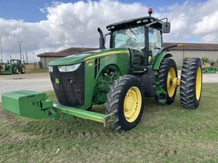2015 John Deere 8270R