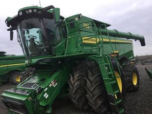 2025 John Deere S7 700