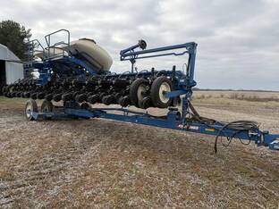 2021 Kinze 3665