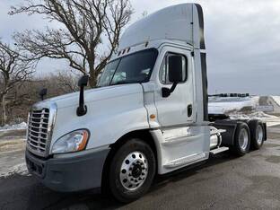 2017 Freightliner CASCADIA 125