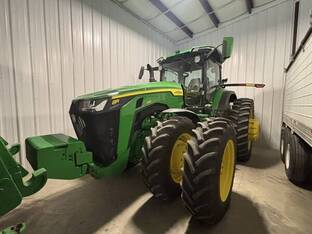 2022 John Deere 8R 370