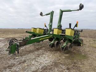 2004 John Deere 1760NT