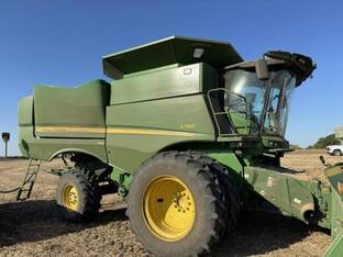 2022 John Deere S760