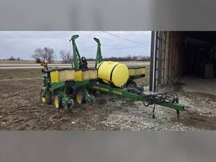 1990 John Deere 7200