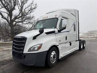 2021 Freightliner CASCADIA 126