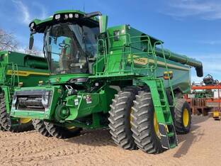 2025 John Deere S7 700