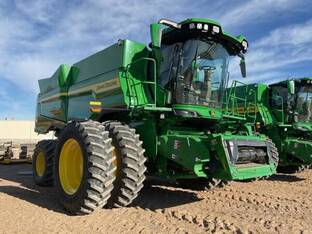 2025 John Deere S7 700