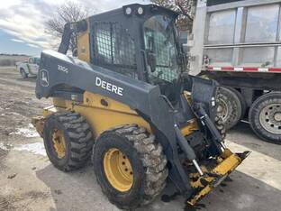 2022 John Deere 330G