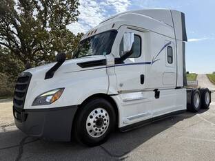 2021 Freightliner CASCADIA 126