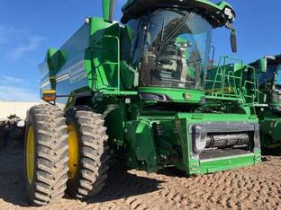 2025 John Deere S7 700