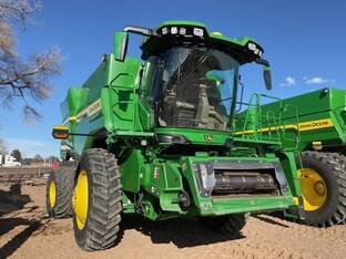 2025 John Deere S7 700
