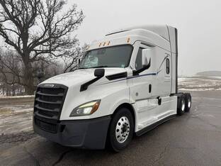 2021 Freightliner CASCADIA 126