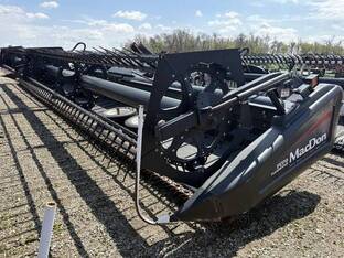 2009 MacDon Industries FD70