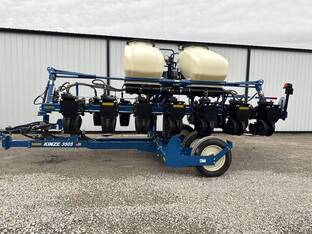 2025 Kinze 3505
