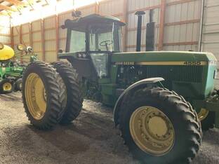 1990 John Deere 4555