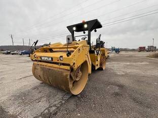 2009 Caterpillar CB54