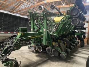 2011 John Deere 1790