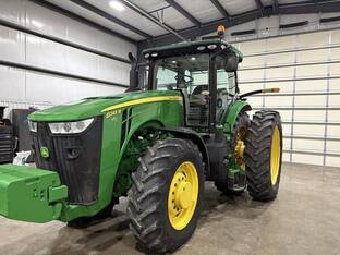 2017 John Deere 8245R