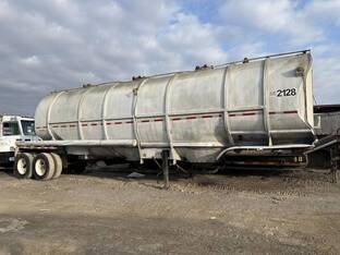 1967 Fruehauf 1300 CUBE TANK