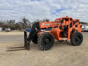 2019 JLG 8042