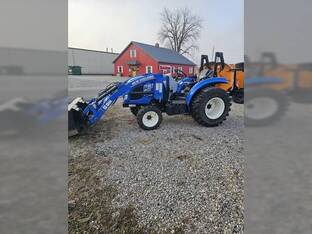 2015 New Holland Boomer 37